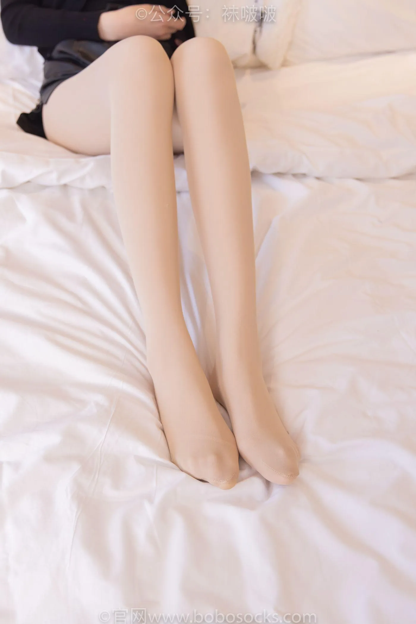 [BoBoSocks袜啵啵]NO.072 小甜豆-两双长靴、厚黑丝、厚肉丝 [144P]插图1